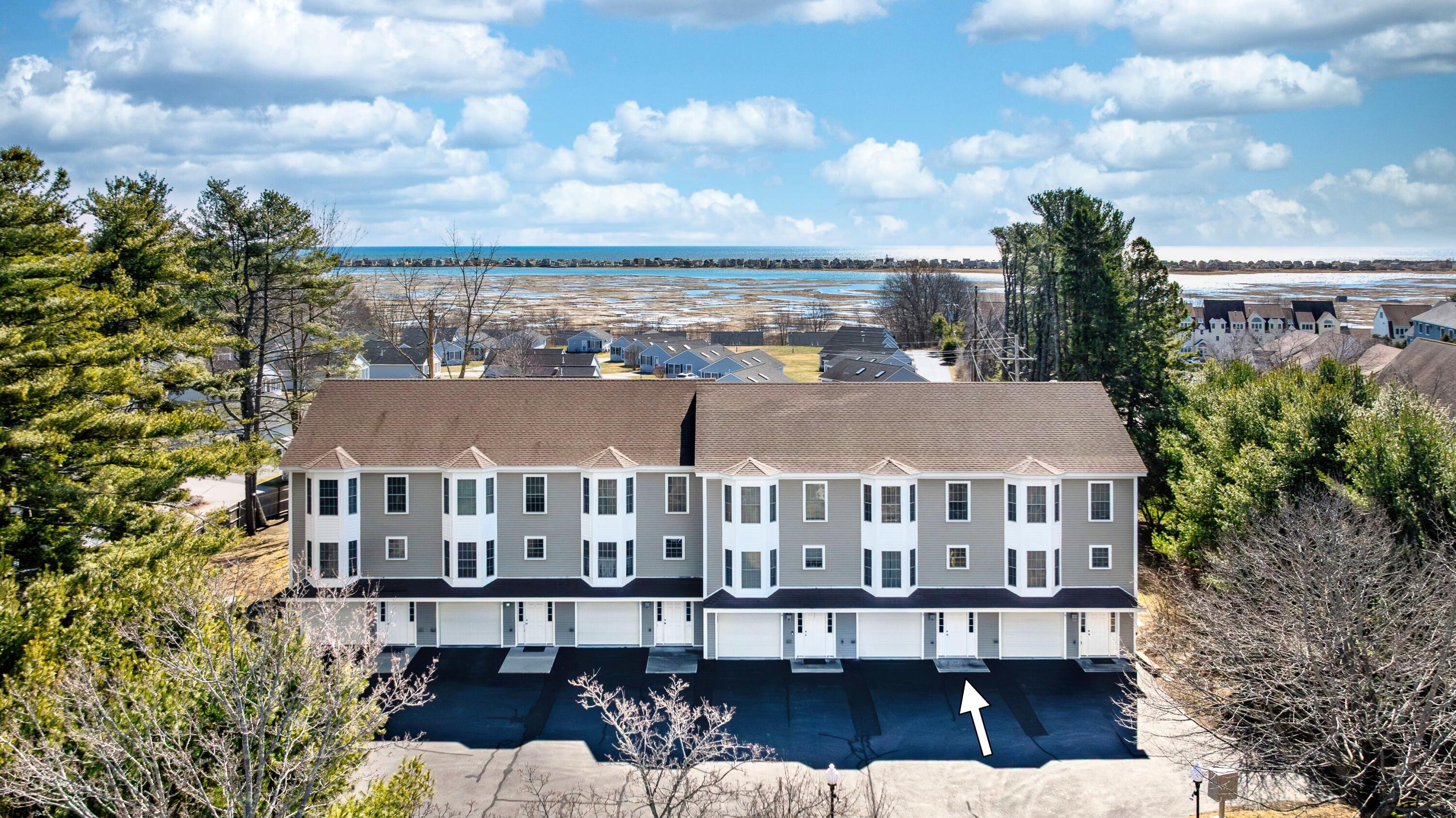 1383 Post Road, Wells, Unit 5 w_arrows-