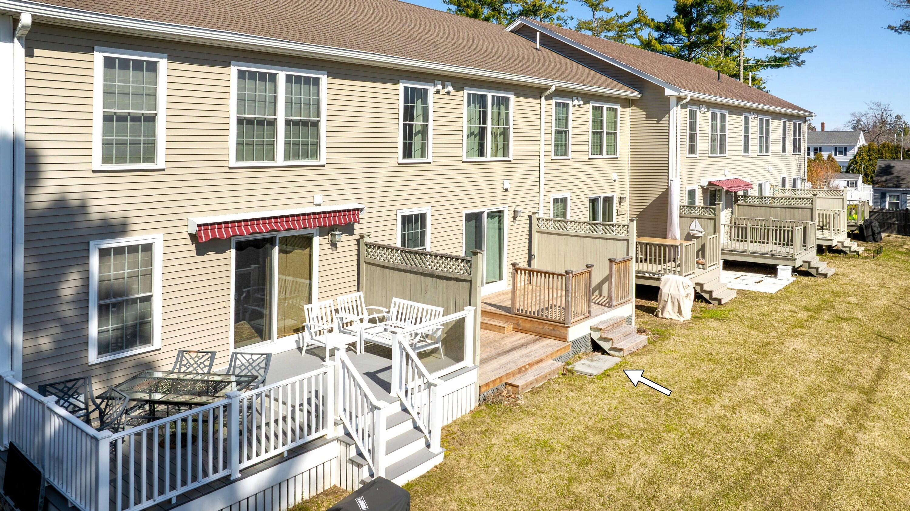 1383 Post Road, Unit 5 Wells, ME 04090 - Photo 4 of 80 1383 Post Road, Wells, Unit 5 w_arrows-