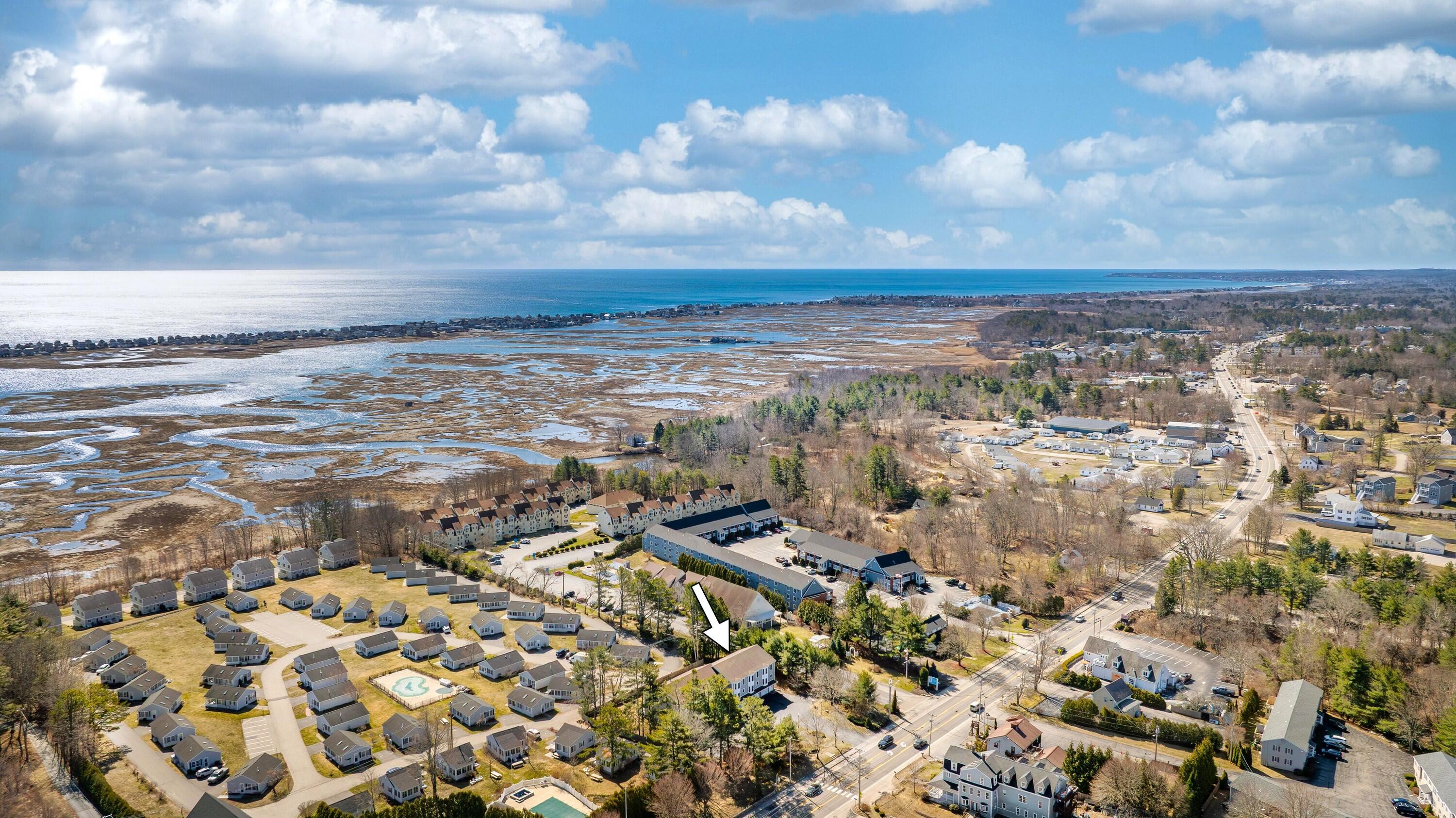 1383 Post Road, Unit 5 Wells, ME 04090 - Photo 7 of 80 1383 Post Road, Wells, Unit 5 w_arrows-