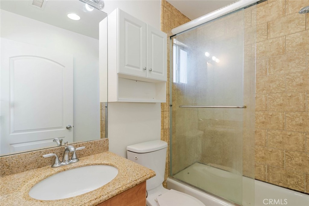 15053 Victory Boulevard, Unit 5 Van Nuys, CA 91411 - Photo 18 of 26