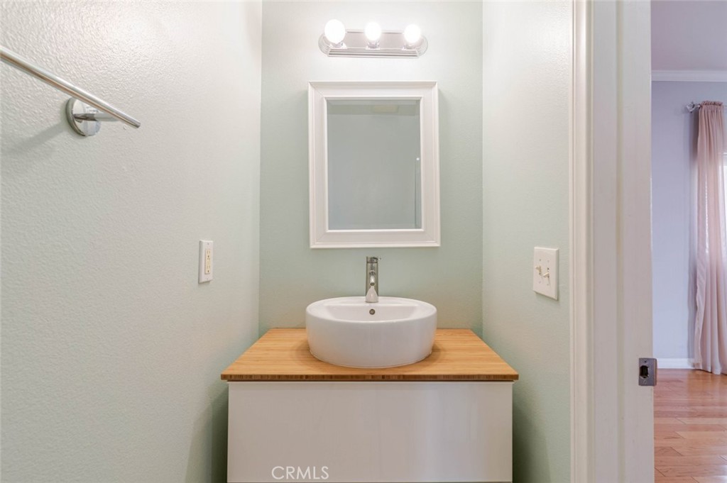 15053 Victory Boulevard, Unit 5 Van Nuys, CA 91411 - Photo 7 of 26