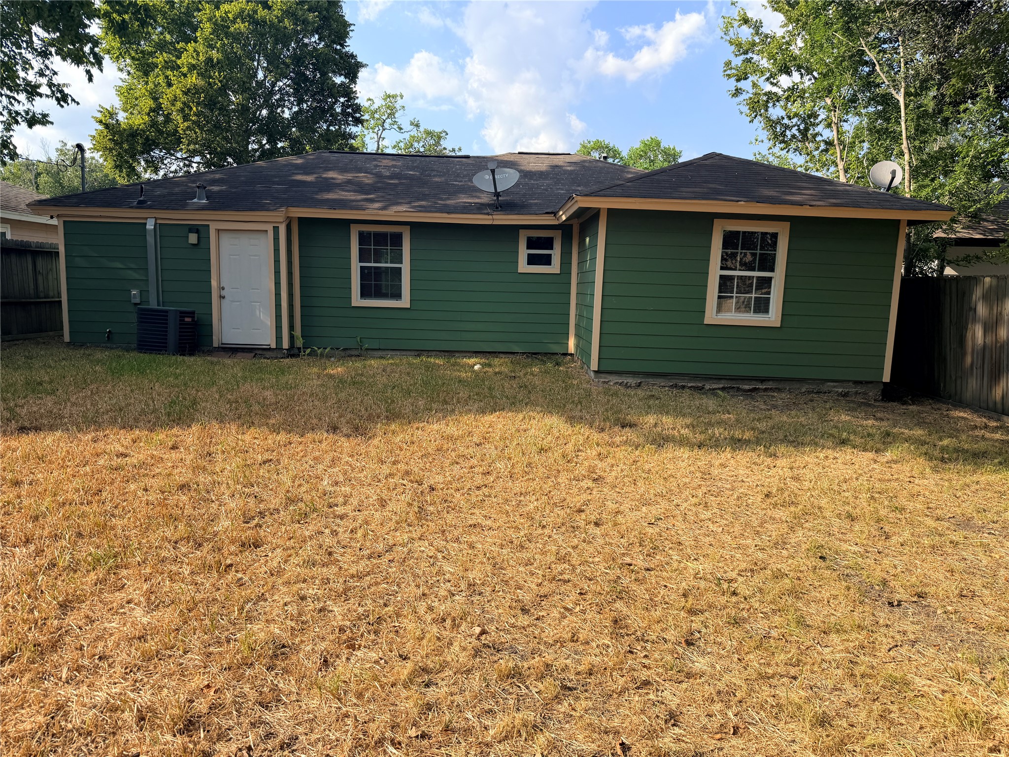 3030 Friar Point Road Houston, TX 77051 - Photo 4 of 15 Gallery Image 4
