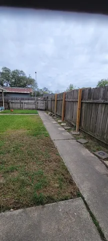 $1,175 | 502 Sammon Drive, Unit 2, Humble, TX 77338