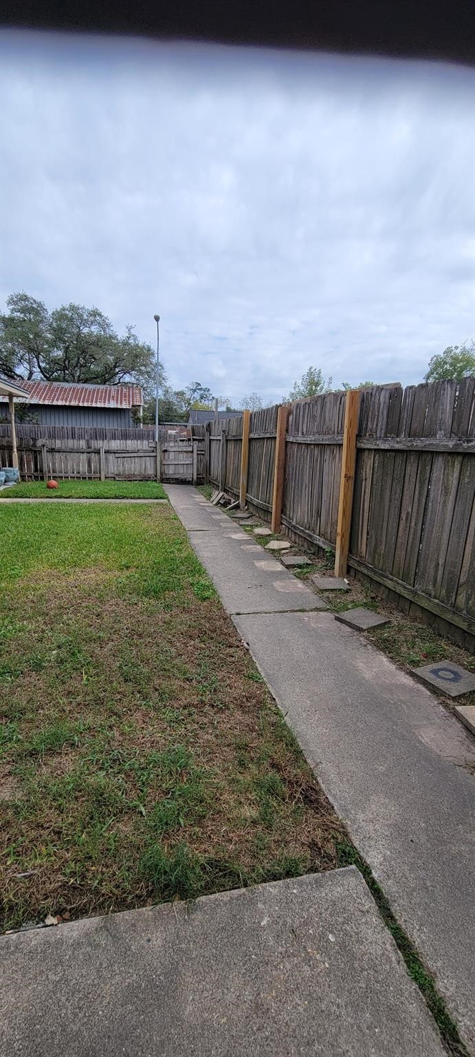 502 Sammon Drive, Unit 2 Humble, TX 77338 - Photo 4 of 8