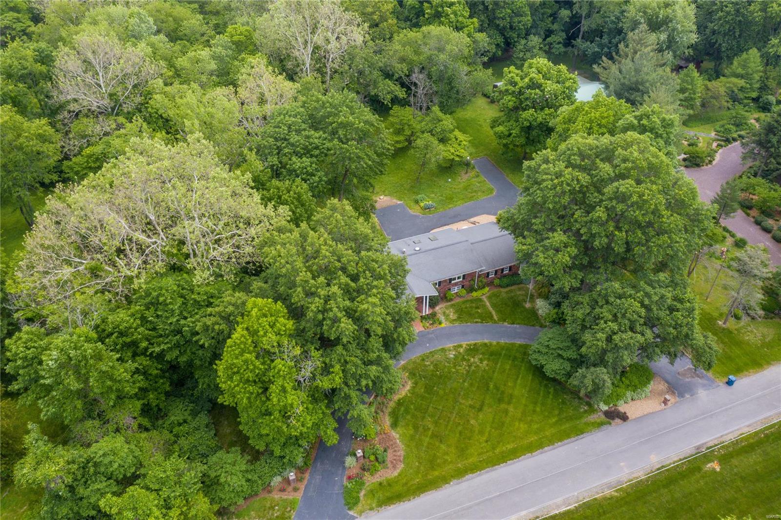 244 Linden Drive Shiloh, IL 62221 - Photo 2 of 49