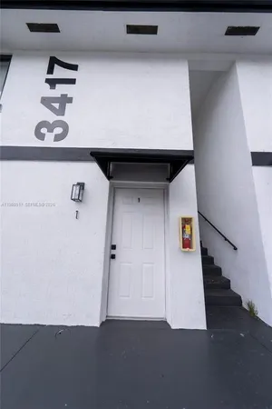 $2,250 | 3417 Northwest 22nd Avenue, Unit 1, Miami, FL 33142