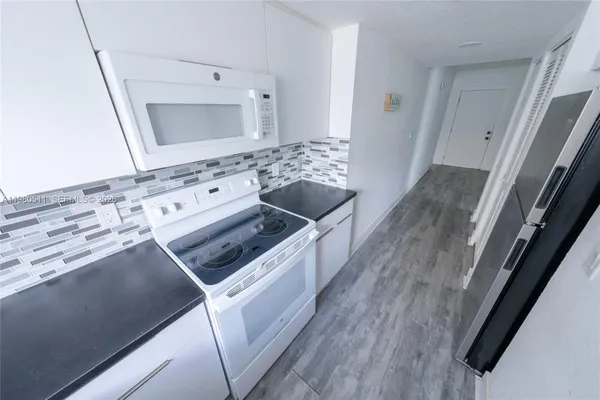 $2,250 | 3417 Northwest 22nd Avenue, Unit 1, Miami, FL 33142