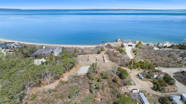 $5,500,000 | 623 Lazy Point Road, Amagansett, NY 11930