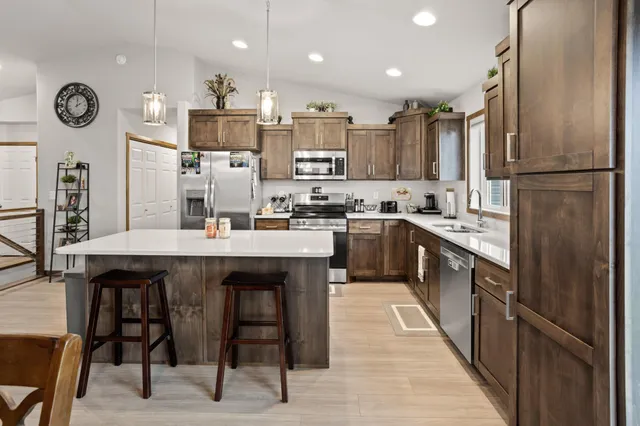 $475,000 | 6628 14th Street South, Fargo, ND 58104