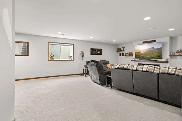 $475,000 | 6628 14th Street South, Fargo, ND 58104