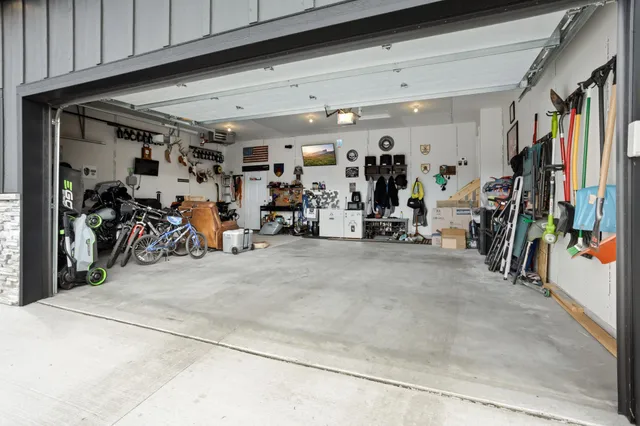 $475,000 | 6628 14th Street South, Fargo, ND 58104