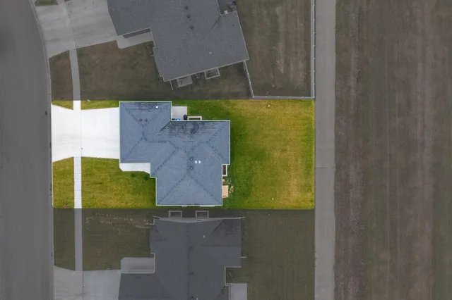 $475,000 | 6628 14th Street South, Fargo, ND 58104