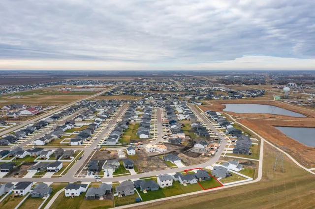 $475,000 | 6628 14th Street South, Fargo, ND 58104