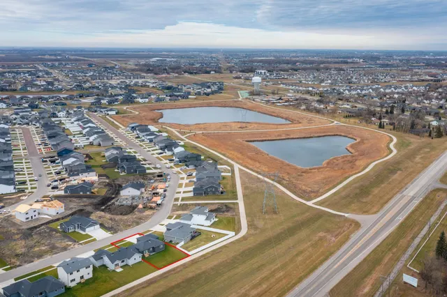 $475,000 | 6628 14th Street South, Fargo, ND 58104