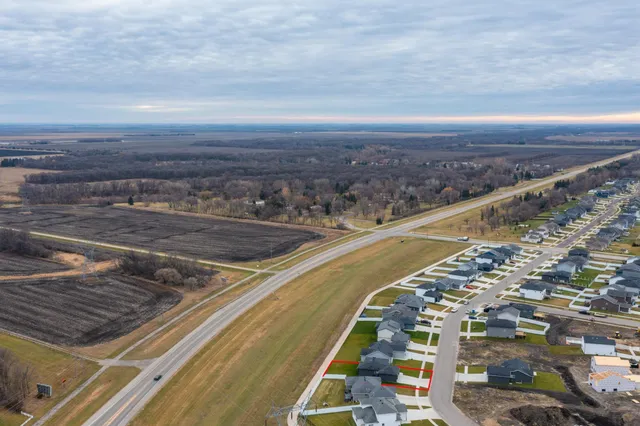 $475,000 | 6628 14th Street South, Fargo, ND 58104