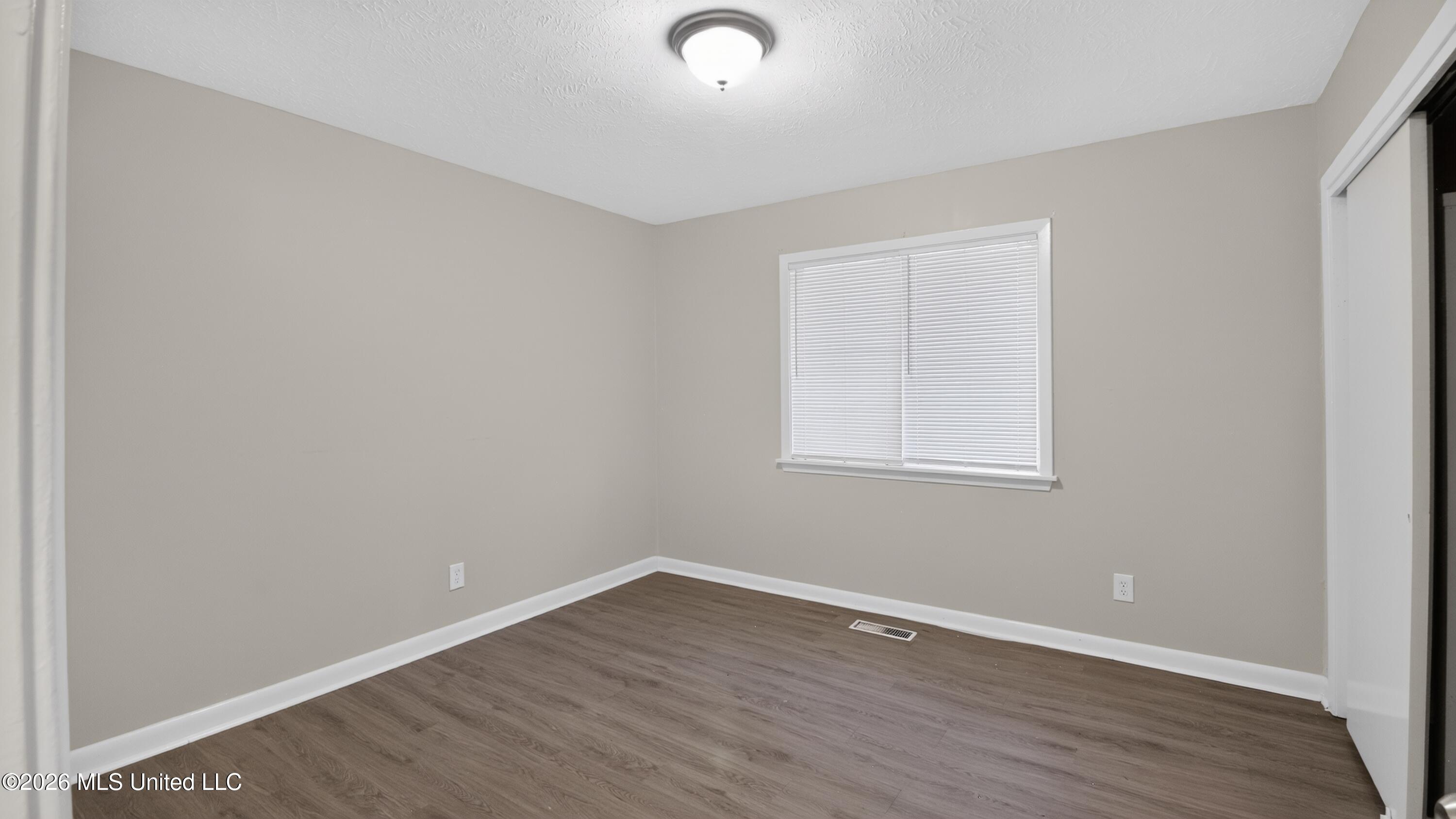 236 South Canton Club Circle Jackson, MS 39211 - Photo 15 of 30 21_236_S_Canton_Club_Cir-Bedroom-0335