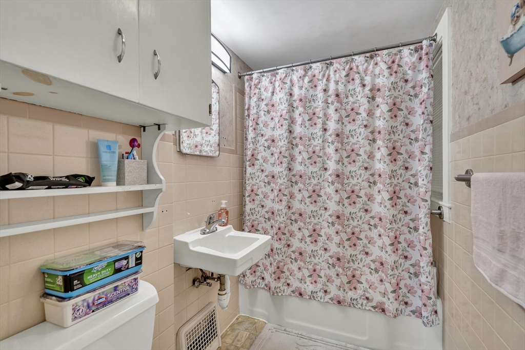 30 Donlon Street Framingham, MA 01701 - Photo 13 of 20