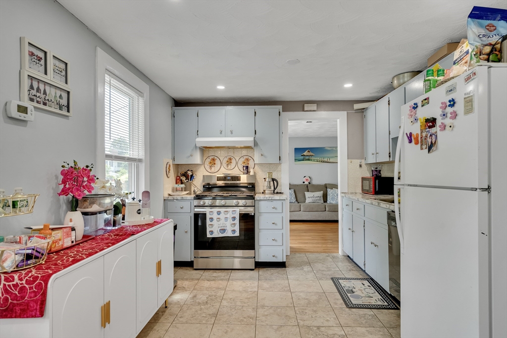 30 Donlon Street Framingham, MA 01701 - Photo 4 of 20