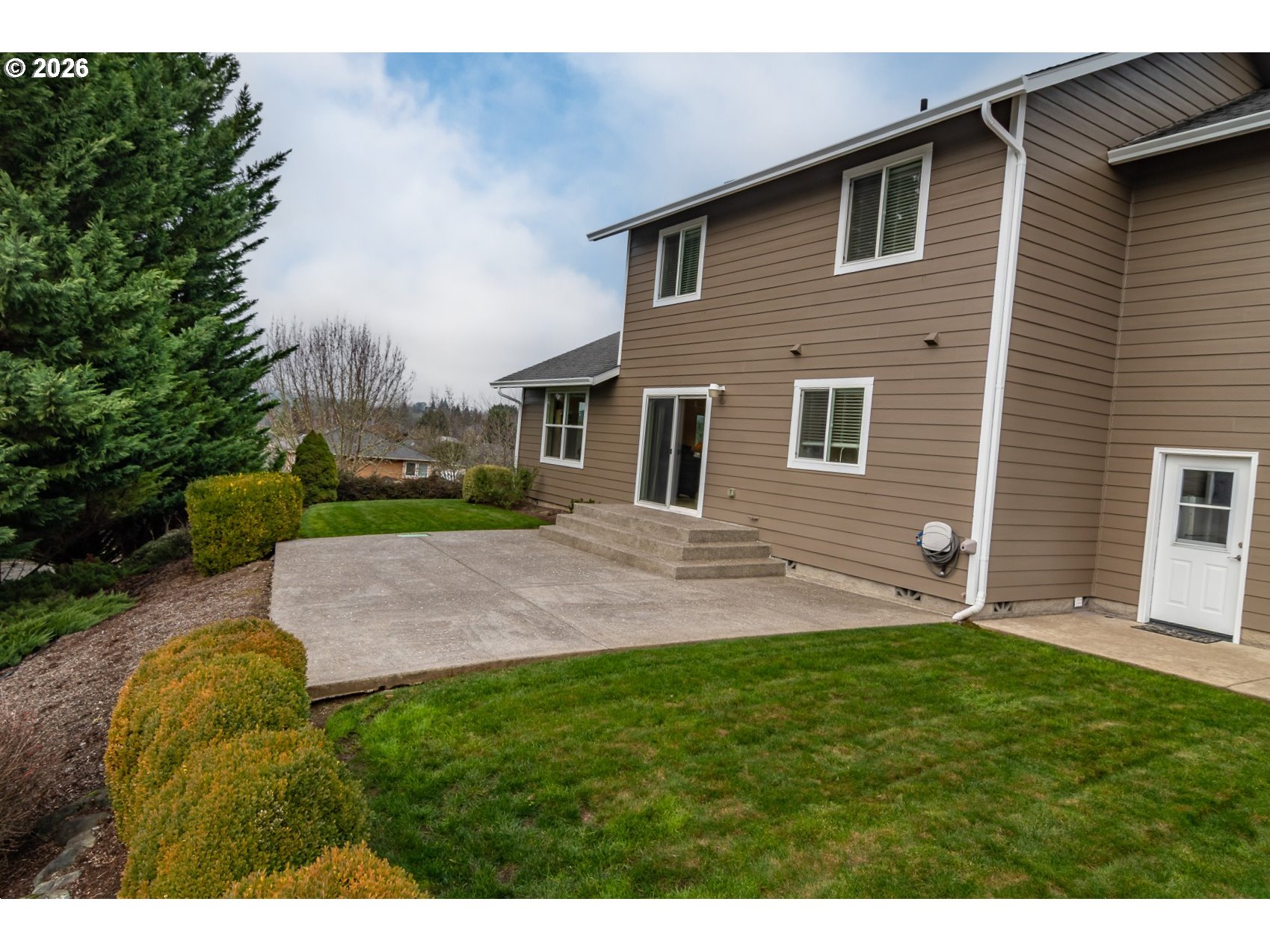 902 North View Drive Winchester, OR 97495 - Photo 2 of 32