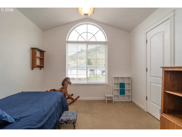 $515,000 | 902 North View Drive, Winchester, OR 97495