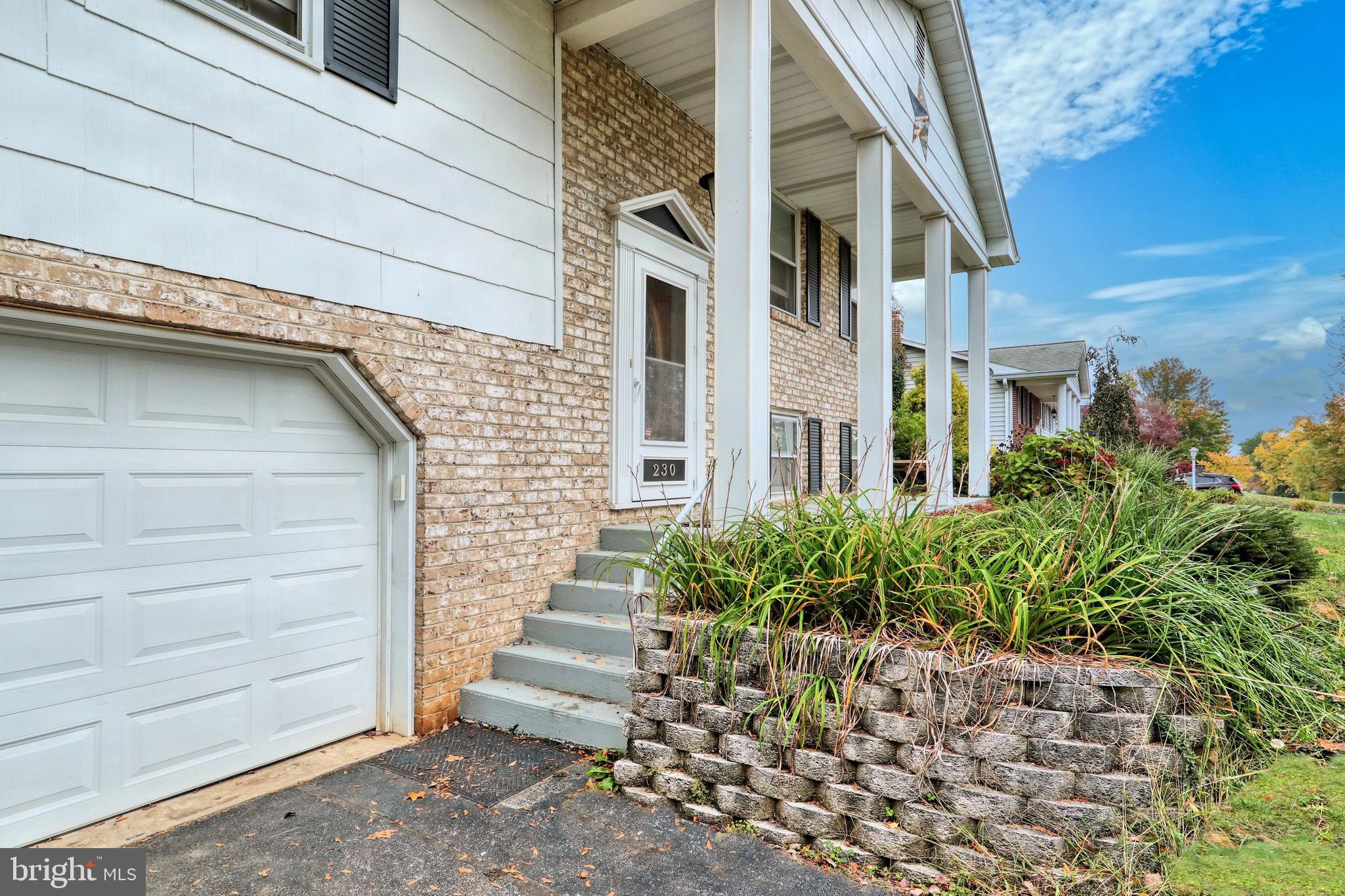 230 Margate Road York, PA 17408 - Photo 2 of 27