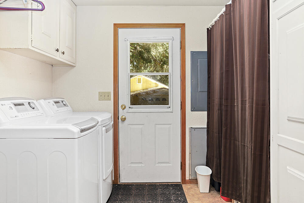100 Browns Road Williams, OR 97544 - Photo 21 of 49 22