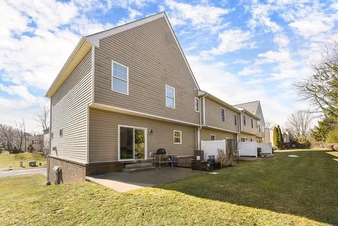 $400,000 | 3095 Raintree Drive, Gibsonia, PA 15044