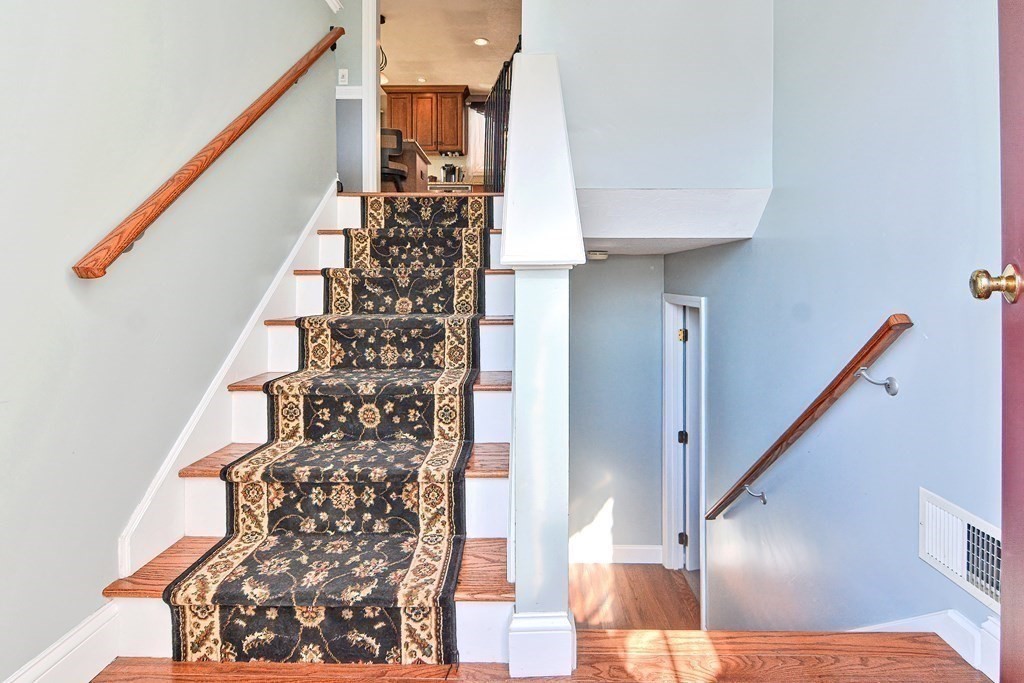 129 Morrison Road East Taunton, MA 02718 - Photo 4 of 27