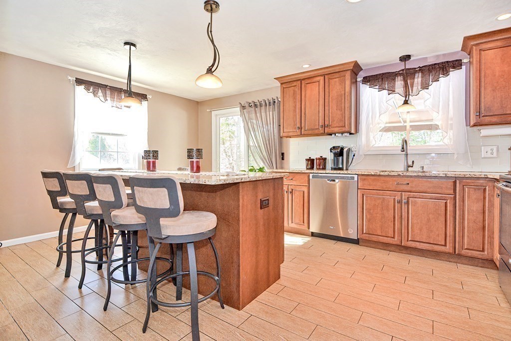 129 Morrison Road East Taunton, MA 02718 - Photo 7 of 27