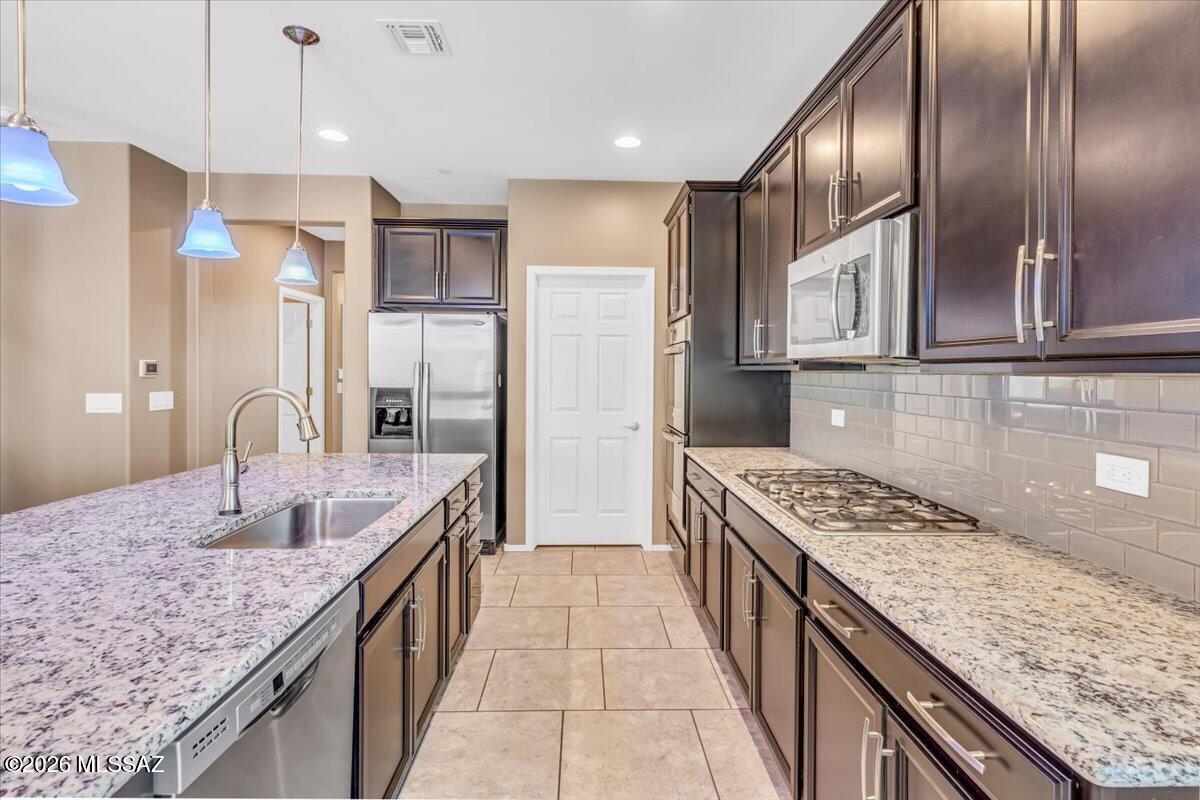 38897 South Running Roses Lane Tucson, AZ 85739 - Photo 9 of 43 13-DSC02861