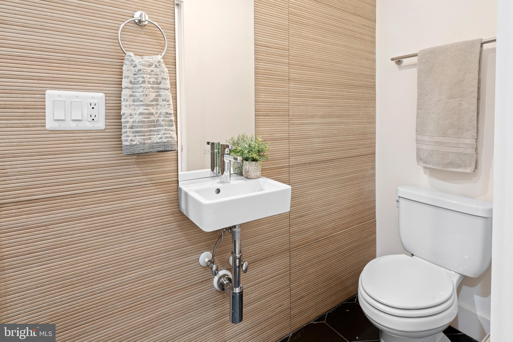 2238 Ontario Road Northwest, Unit 8 Washington, DC 20009 - Photo 13 of 19 2nd full bath