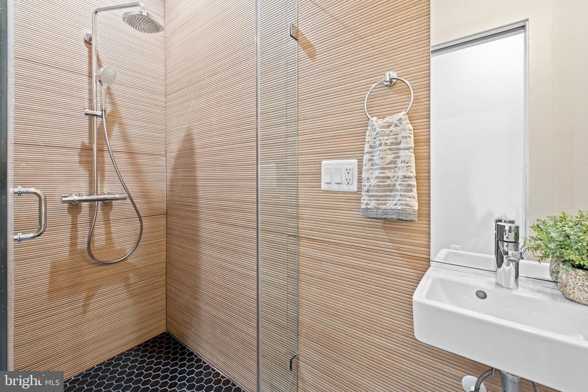 2238 Ontario Road Northwest, Unit 8 Washington, DC 20009 - Photo 14 of 19