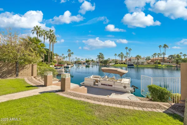 $1,168,000 | 919 South Paradise Drive, Gilbert, AZ 85233