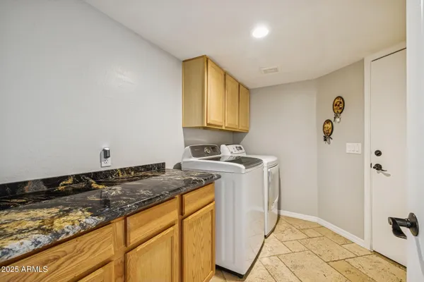 $1,168,000 | 919 South Paradise Drive, Gilbert, AZ 85233