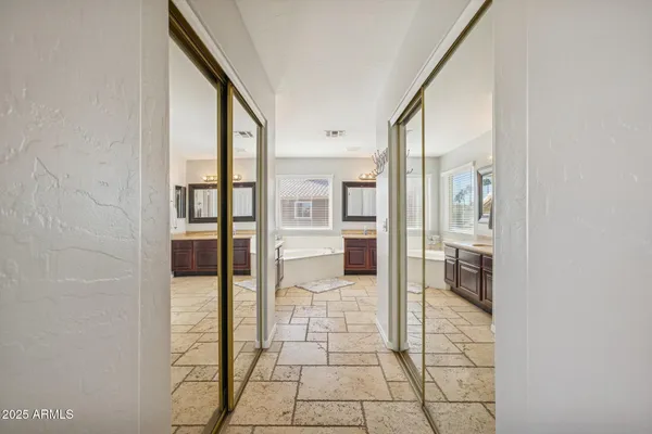 $1,168,000 | 919 South Paradise Drive, Gilbert, AZ 85233