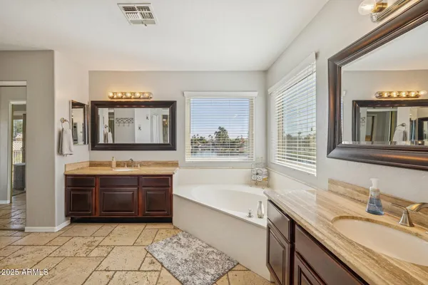 $1,168,000 | 919 South Paradise Drive, Gilbert, AZ 85233