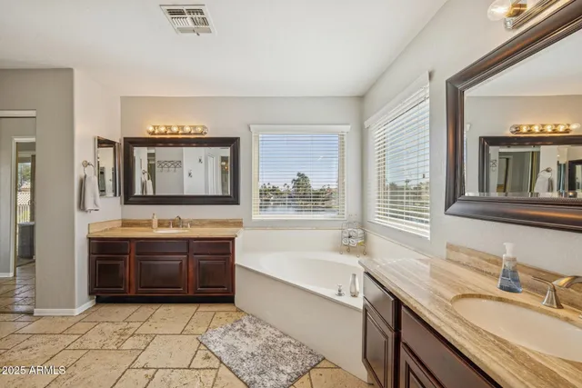 $1,198,000 | 919 South Paradise Drive, Gilbert, AZ 85233