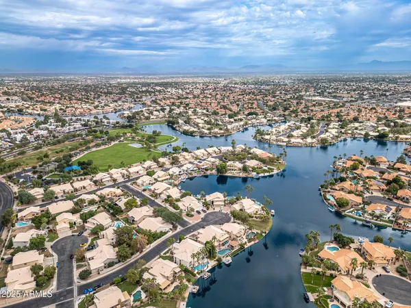 $1,168,000 | 919 South Paradise Drive, Gilbert, AZ 85233