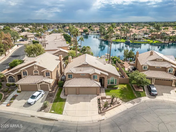 $1,168,000 | 919 South Paradise Drive, Gilbert, AZ 85233