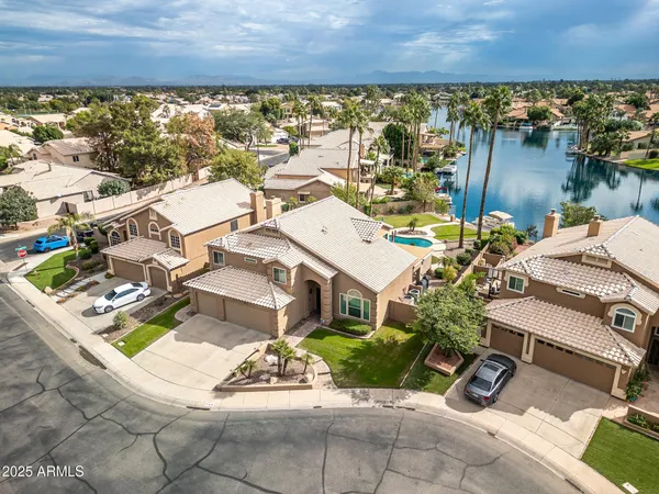 $1,168,000 | 919 South Paradise Drive, Gilbert, AZ 85233