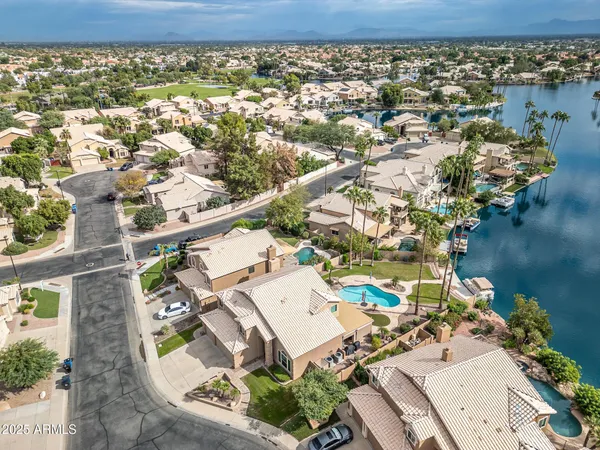 $1,168,000 | 919 South Paradise Drive, Gilbert, AZ 85233