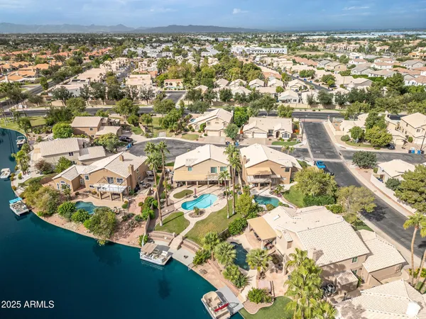 $1,168,000 | 919 South Paradise Drive, Gilbert, AZ 85233