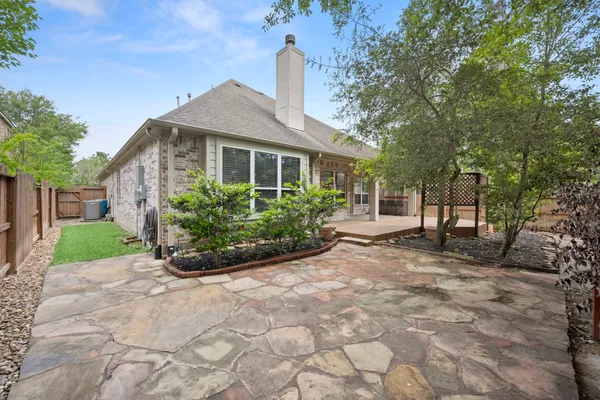 $405,000 | 110 David Forest Lane, Conroe, TX 77384