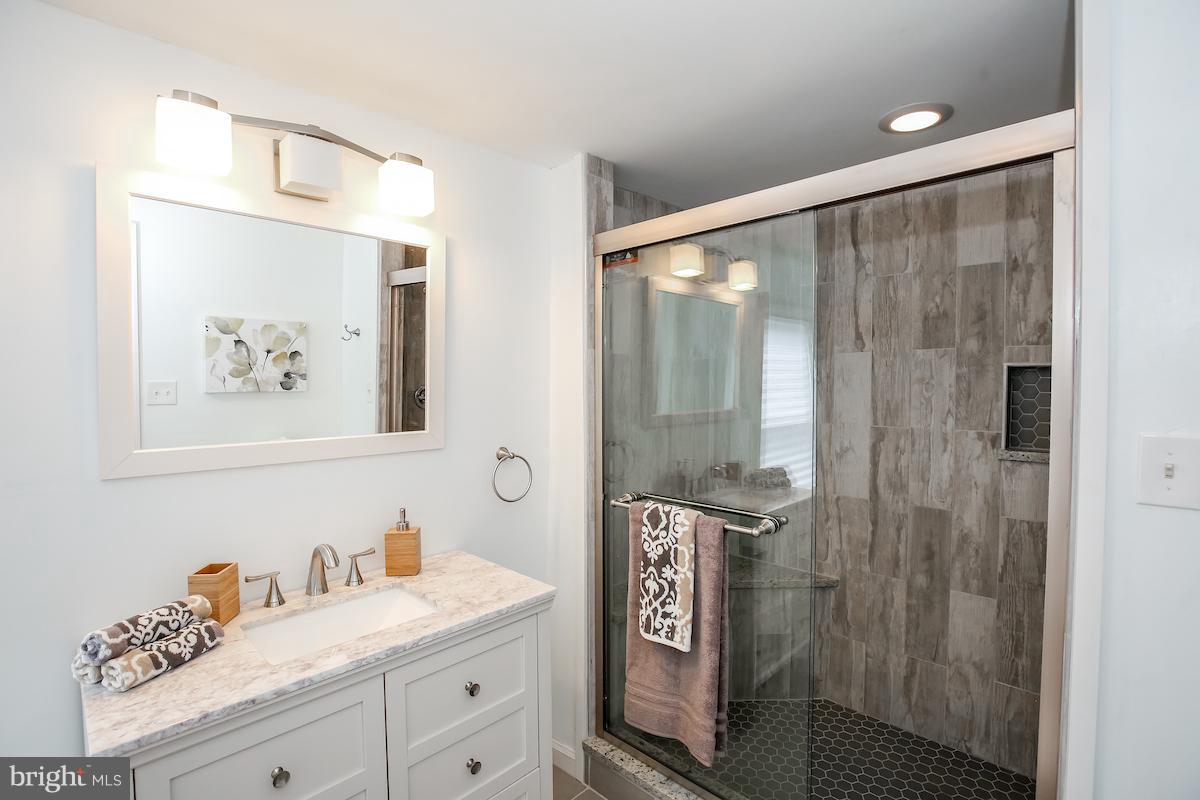 1415 Howard Road Southeast Washington, DC 20020 - Photo 19 of 29 Full Bath---Upper Level