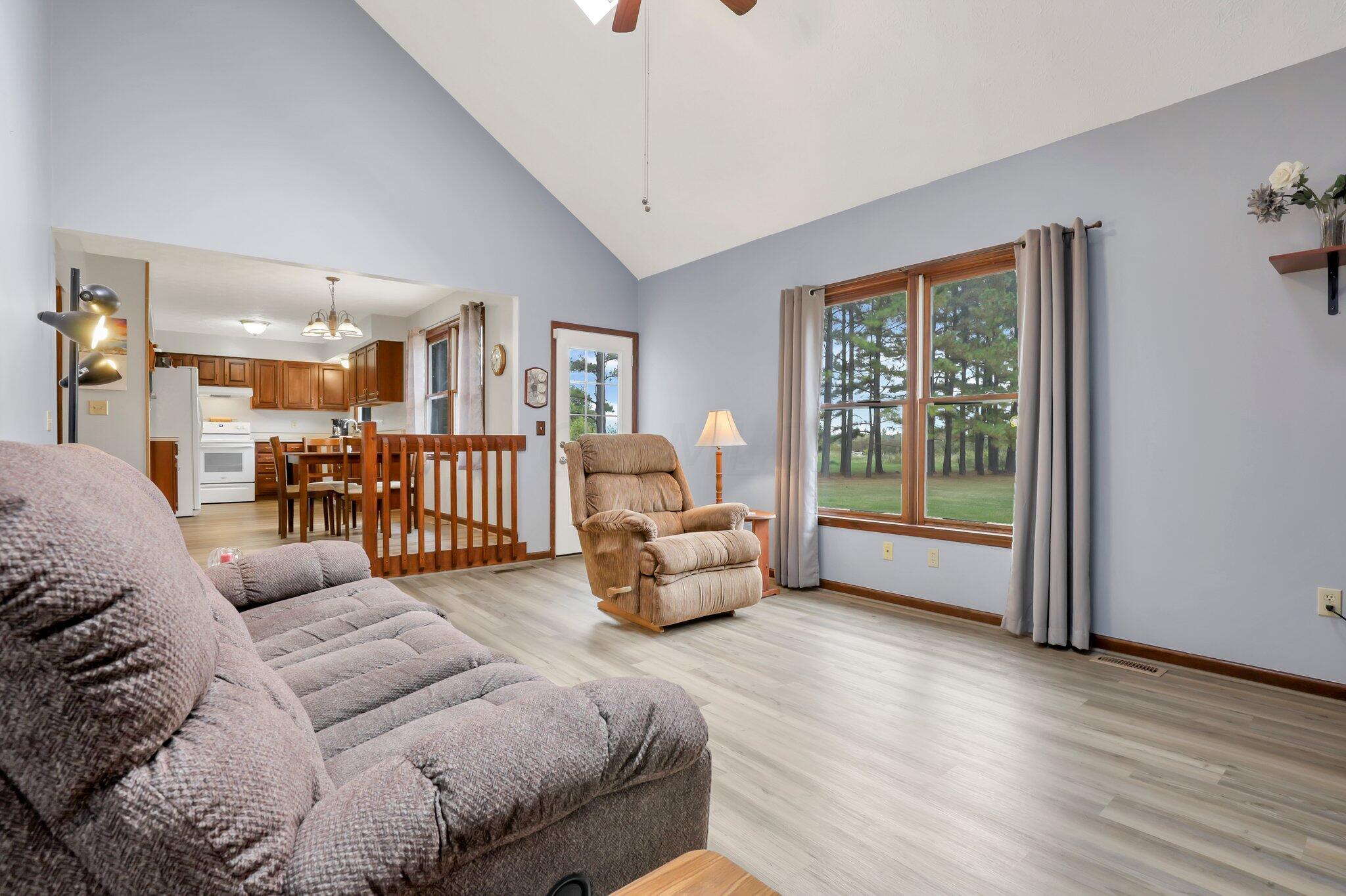 7176 Darby Road Circleville, OH 43113 - Photo 16 of 45 Family Room