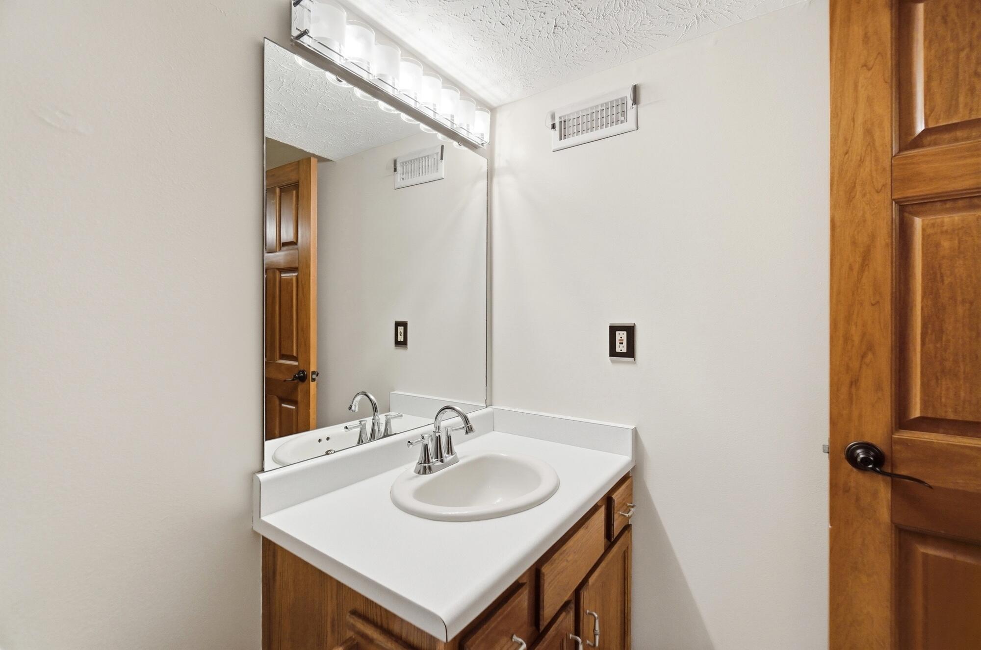 1126 Kingsgate Road Springfield, OH 45503 - Photo 63 of 89 064