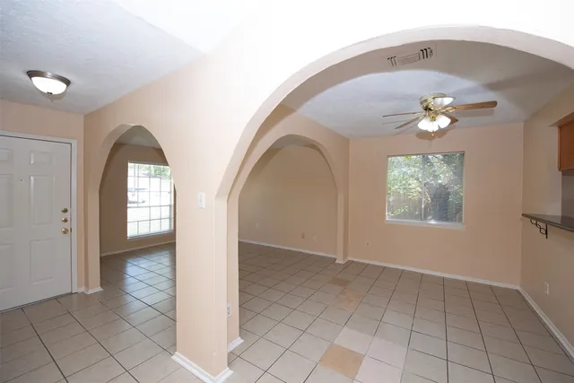 a view of empty room with window
