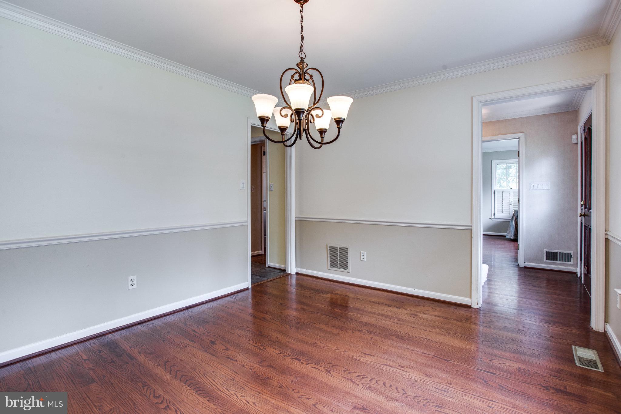 1211 Summit Road McLean, VA 22101 - Photo 20 of 50 Dining Room Access from Kitchen