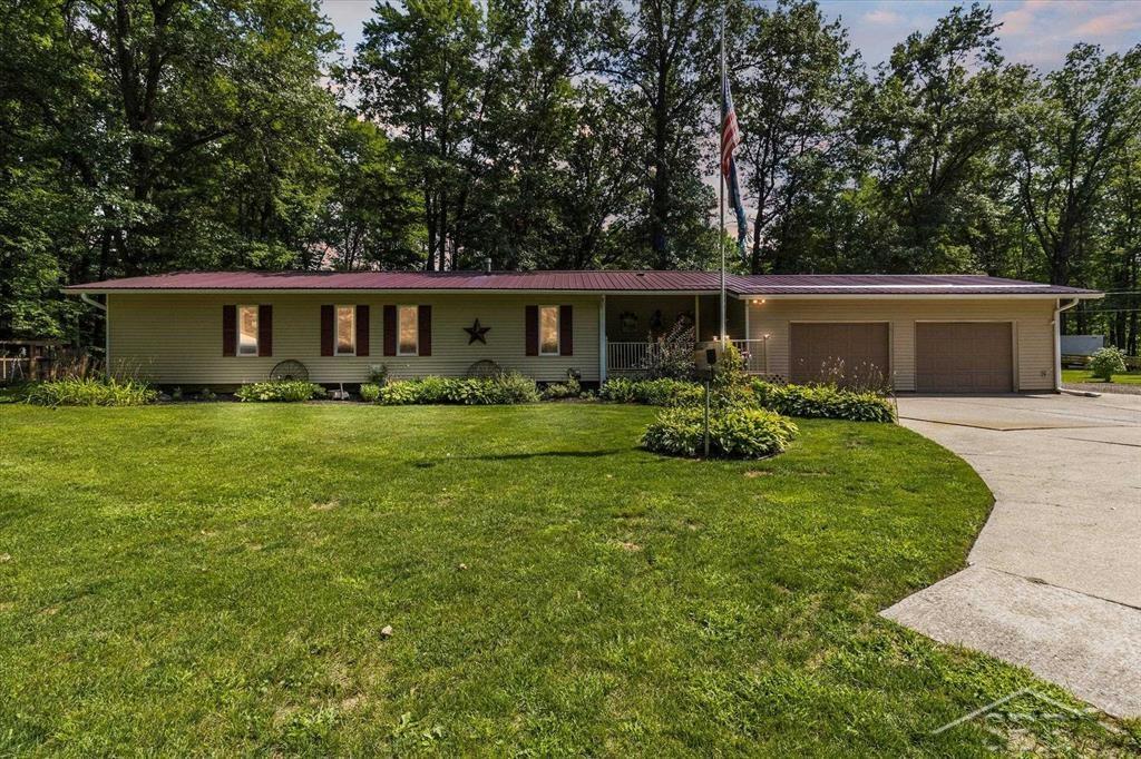 2166 East Price Road Midland, MI 48642 - Photo 1 of 49 50086283.JPG
