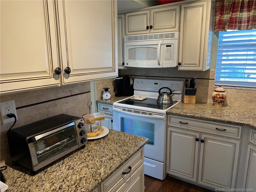 1995 Southwest Palm City Road, Unit D 47 Stuart, FL 34994 - Photo 12 of 46 Granite countertops